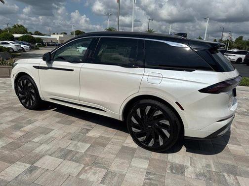 2025 Lincoln Nautilus Black Label