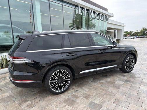 Infinite Black Metallic Clearcoat 2025 Lincoln Aviator Black Label AWD