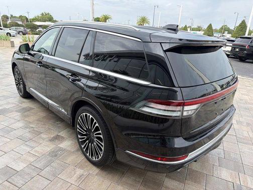 Infinite Black Metallic Clearcoat 2025 Lincoln Aviator Black Label AWD