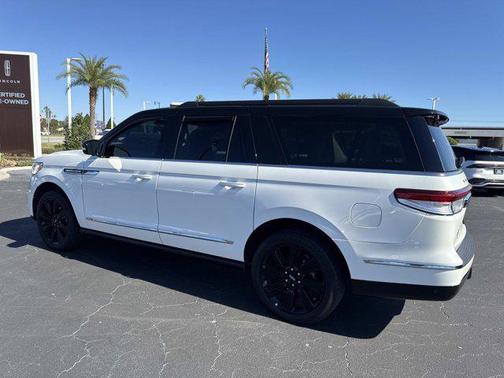 2022 Lincoln Navigator Black Label