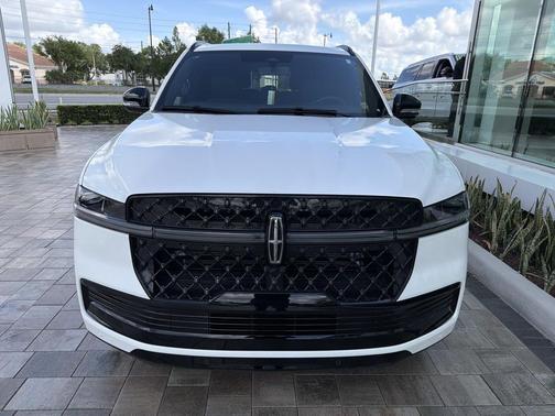 PRISTINE WHITE METALLIC 3C 2026 Lincoln Navigator Reserve