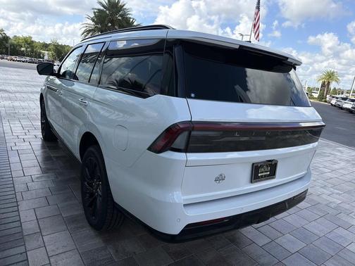 PRISTINE WHITE METALLIC 3C 2026 Lincoln Navigator Reserve