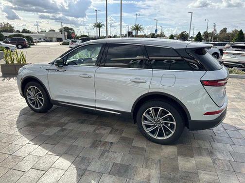 2025 Lincoln Corsair Premiere