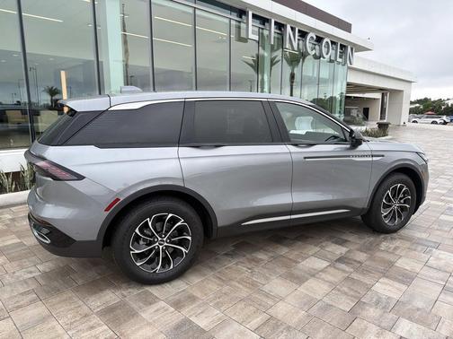 LUSTROUS GRAY METALLIC 2024 Lincoln Nautilus Premiere