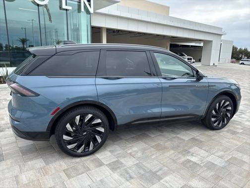 2025 Lincoln Nautilus Reserve
