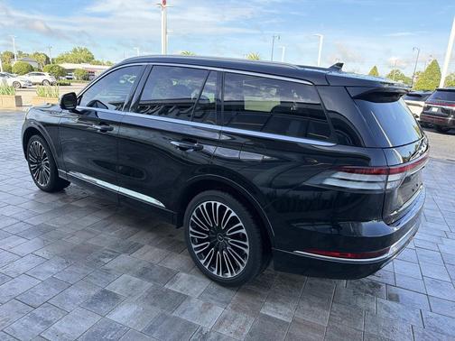 INFINITE BLACK MET CC 2024 Lincoln Aviator Black Label AWD