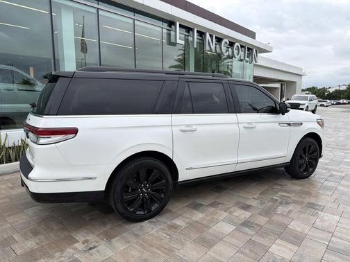 PRISTINE WHITE METALLIC 3C 2024 Lincoln Navigator Black Label