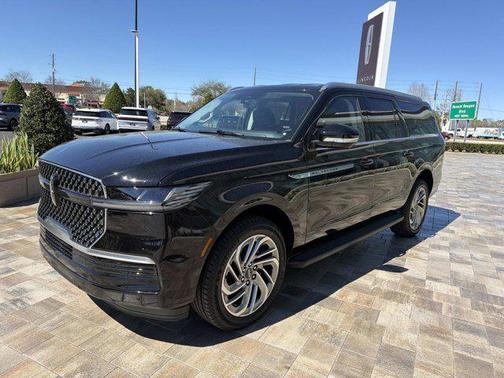 Infinite Black Metallic 2026 Lincoln Navigator Premiere