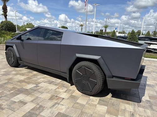 Stainless Steel 2024 Tesla Cybertruck Cyberbeast