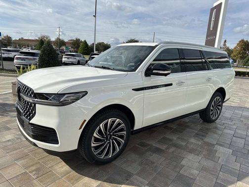 Pristine White Metallic Tri-Coat 2025 Lincoln Navigator Black Label