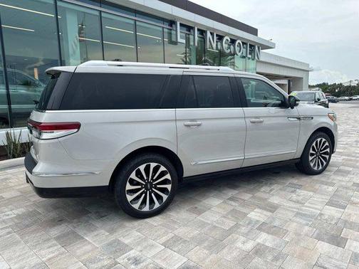 2022 Lincoln Navigator Reserve