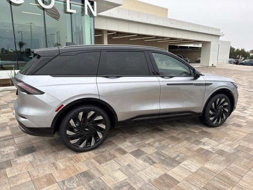 2025 Lincoln Nautilus Reserve