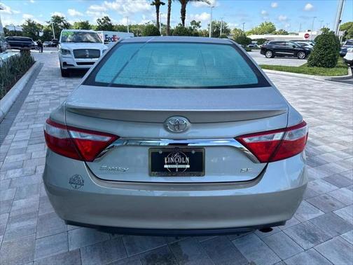 2017 Toyota Camry SE