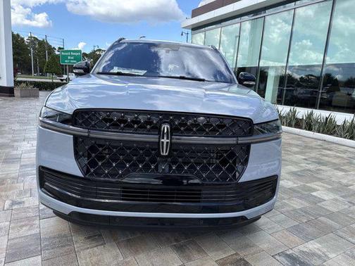 2025 Lincoln Navigator Reserve