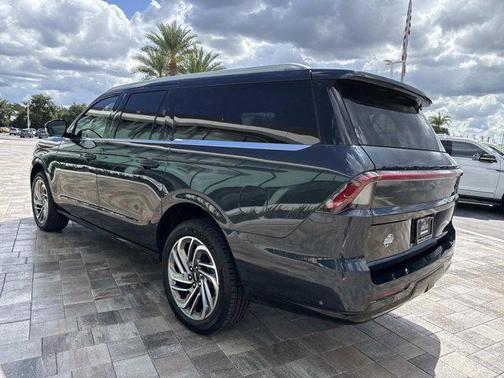 2025 Lincoln Navigator Reserve
