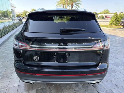 INFINITE BLACK MET CC 2022 Lincoln Nautilus Standard