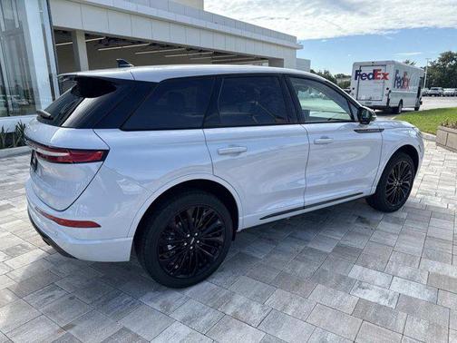 2025 Lincoln Corsair Premiere