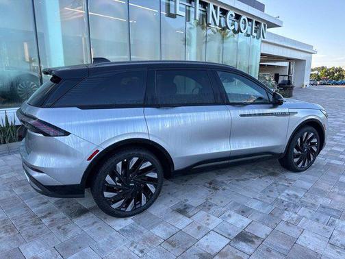 2025 Lincoln Nautilus Reserve