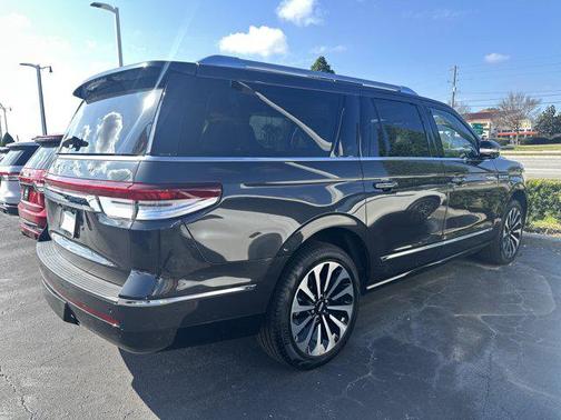 2024 Lincoln Navigator Reserve