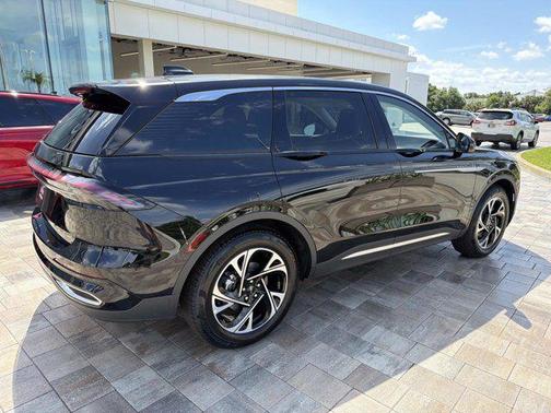 Infinite Black Metallic Clearcoat 2026 Lincoln Nautilus Premiere