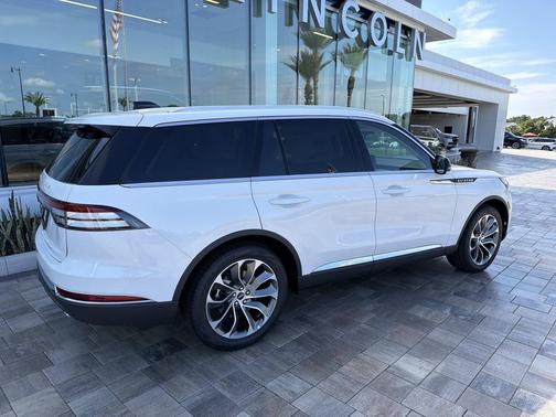 PRISTINE WHITE MET 3C 2026 Lincoln Aviator Premiere