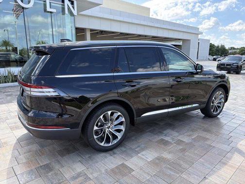 Infinite Black Metallic Clearcoat 2026 Lincoln Aviator Reserve AWD