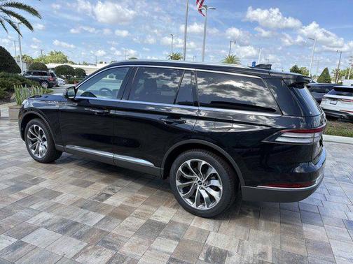 Infinite Black Metallic Clearcoat 2026 Lincoln Aviator Reserve AWD