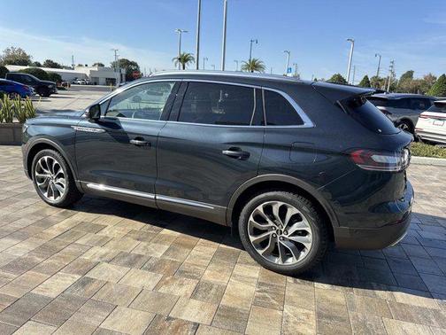 2022 Lincoln Nautilus Reserve