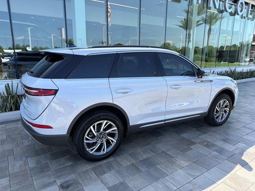 CRYSTAL WHITE MET CC 2026 Lincoln Corsair Premiere