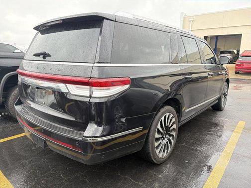 2022 Lincoln Navigator Black Label