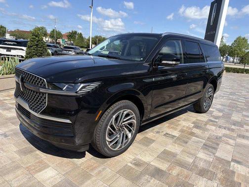 Infinite Black Metallic 2026 Lincoln Navigator Reserve