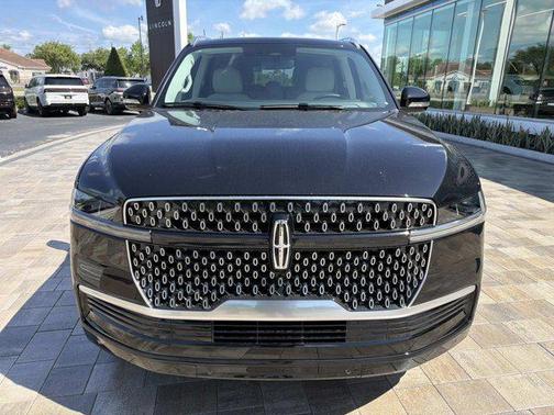 Infinite Black Metallic 2026 Lincoln Navigator Reserve