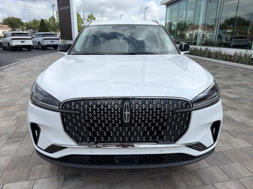 Pristine White Metallic Tri-Coat 2026 Lincoln Aviator Premiere