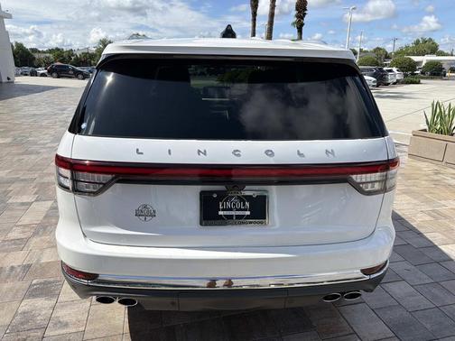 PRISTINE WHITE MET 3C 2026 Lincoln Aviator Premiere