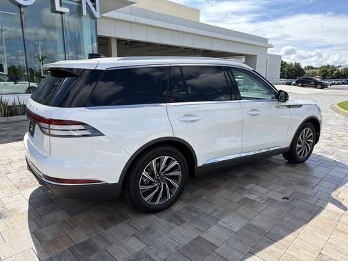 PRISTINE WHITE MET 3C 2026 Lincoln Aviator Premiere