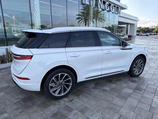 Pristine White Metallic Tri-Coat 2022 Lincoln Corsair Grand Touring