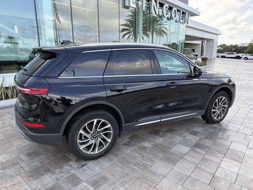 Infinite Black Metallic Clearcoat 2022 Lincoln Corsair Standard