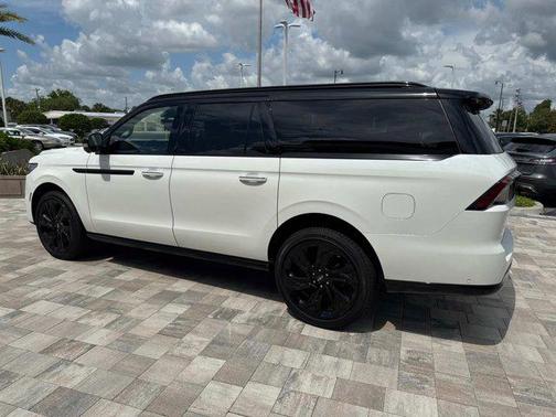 2025 Lincoln Navigator Black Label