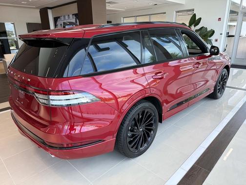 RED CARPET MET TC 2026 Lincoln Aviator Reserve