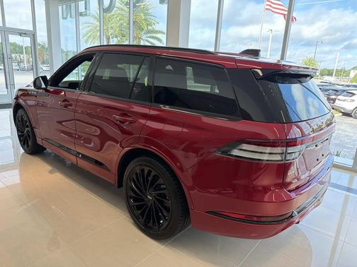 RED CARPET MET TC 2026 Lincoln Aviator Reserve