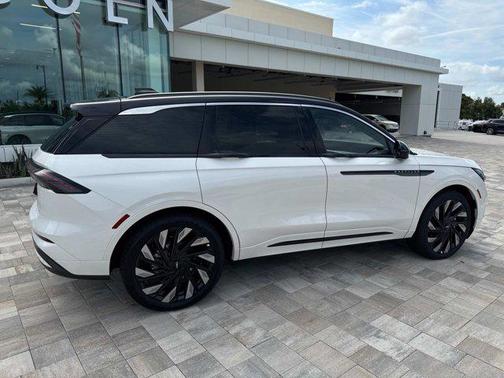 2025 Lincoln Nautilus Black Label