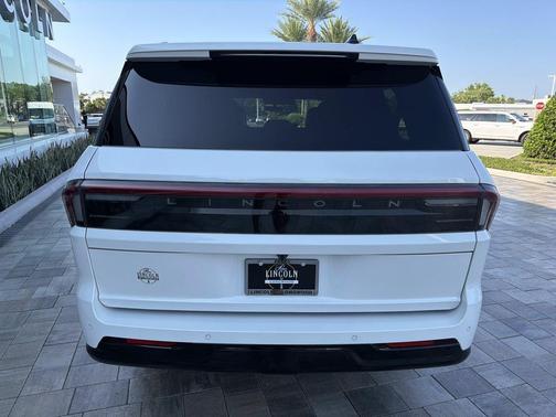 PRISTINE WHITE METALLIC 3C 2026 Lincoln Navigator Reserve