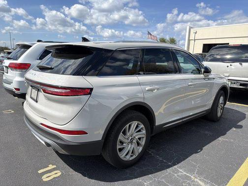 2022 Lincoln Corsair Standard