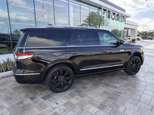 2023 Lincoln Navigator Reserve