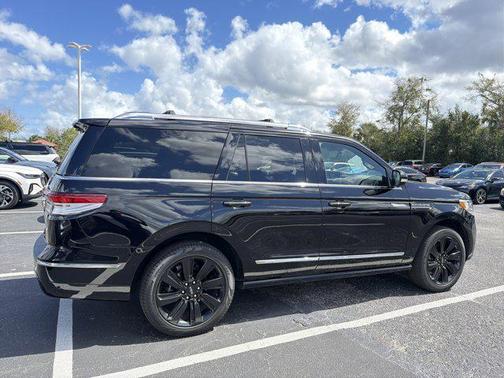 2023 Lincoln Navigator Reserve