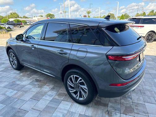 2025 Lincoln Corsair Premiere