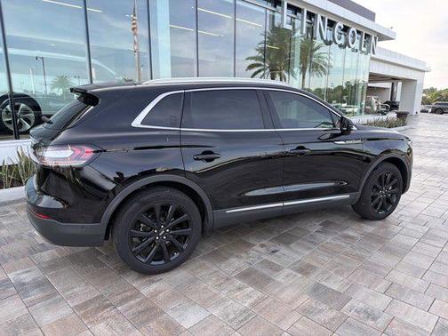 Infinite Black Metallic Clearcoat 2023 Lincoln Nautilus Reserve