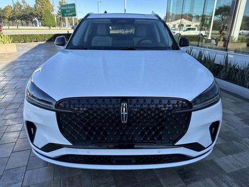 pristine white metallic tri-coat 2026 Lincoln Aviator Premiere