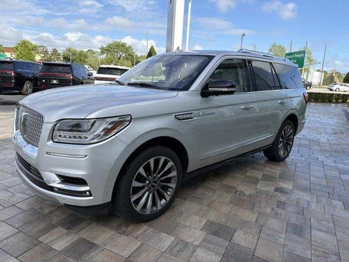 Ingot Silver Metallic 2019 Lincoln Navigator Select