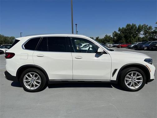 Photo 3 of 29 of 2020 BMW X5 xDrive40i